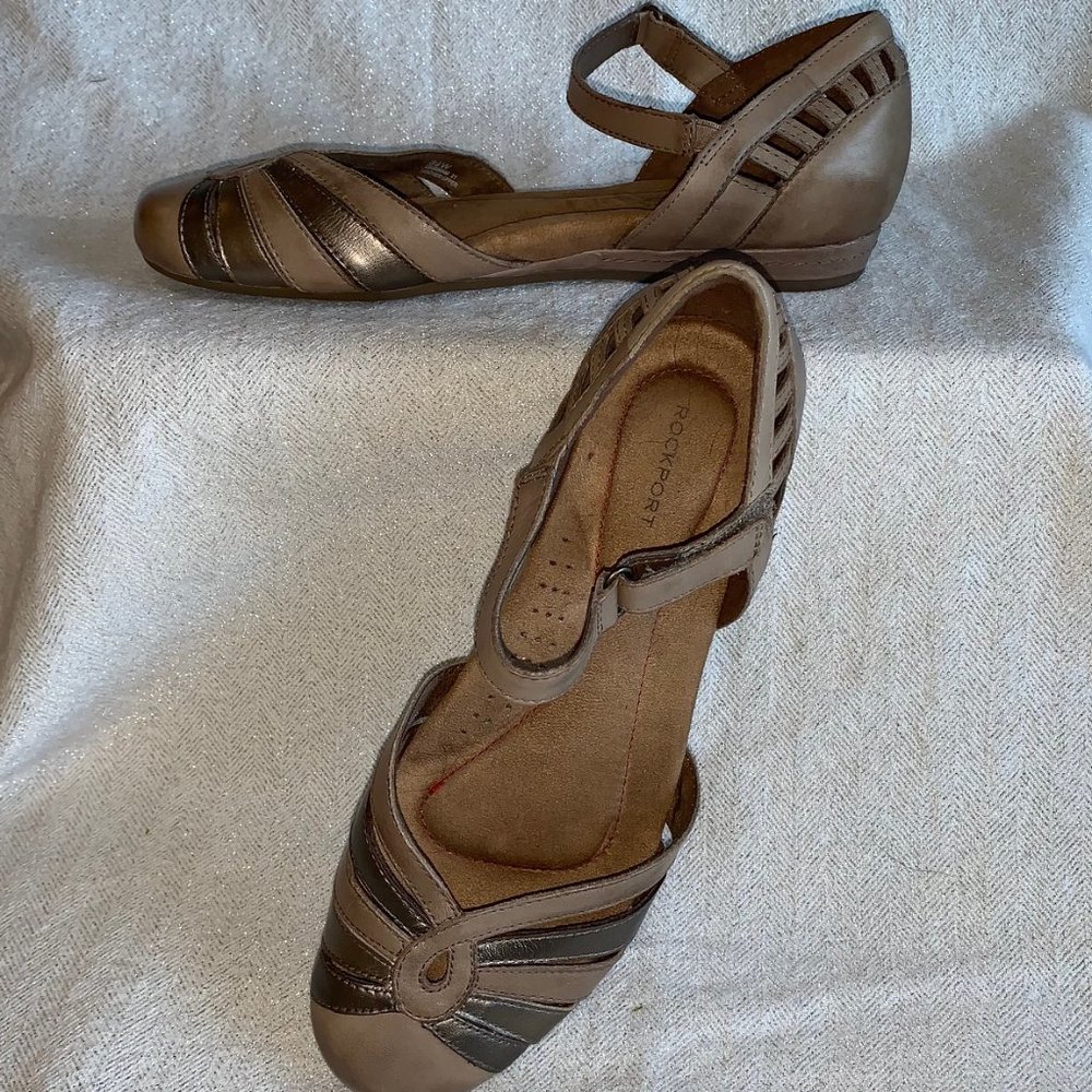 Rockport closed-toe leather sandal with Velcro 8-1/2 wide